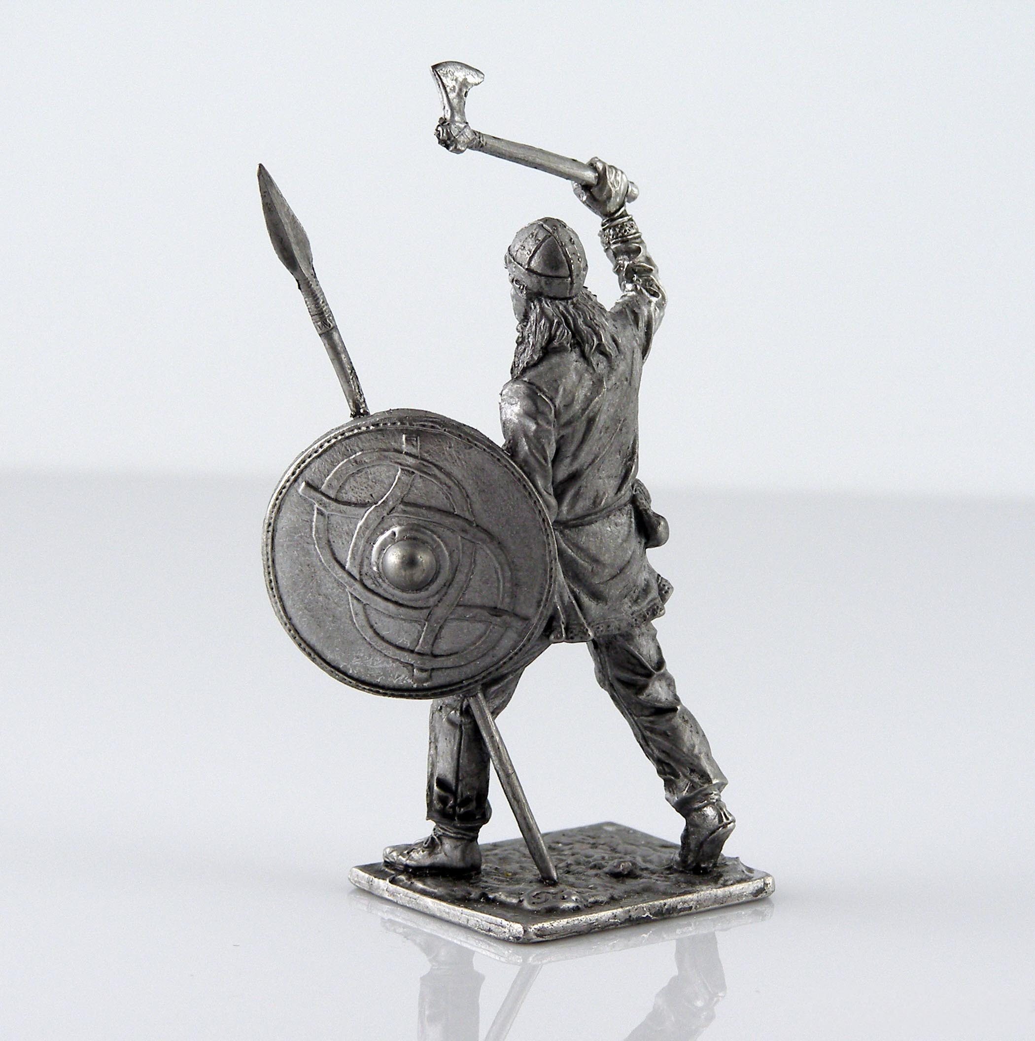 54mm miniature metal sculpture Viking with axe 9-10 century Tin toy soldier 